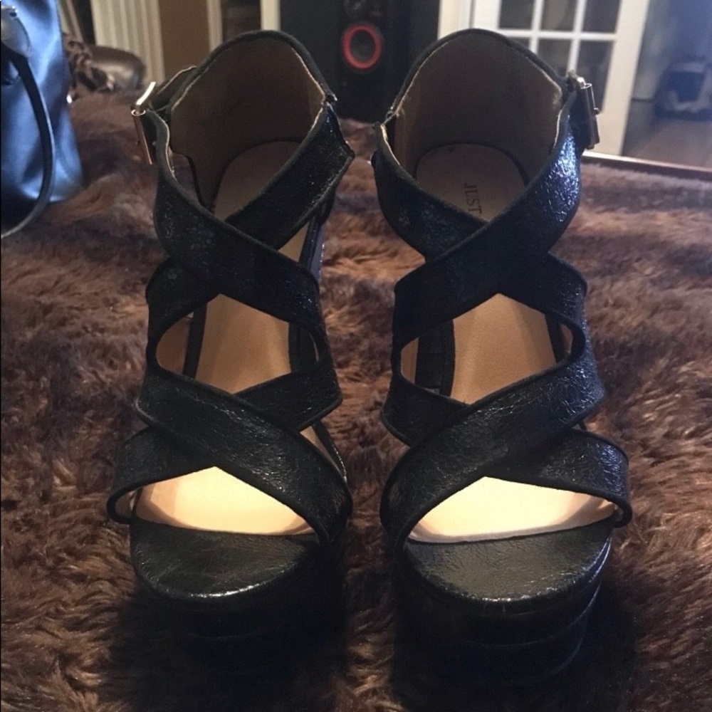 Black wedges